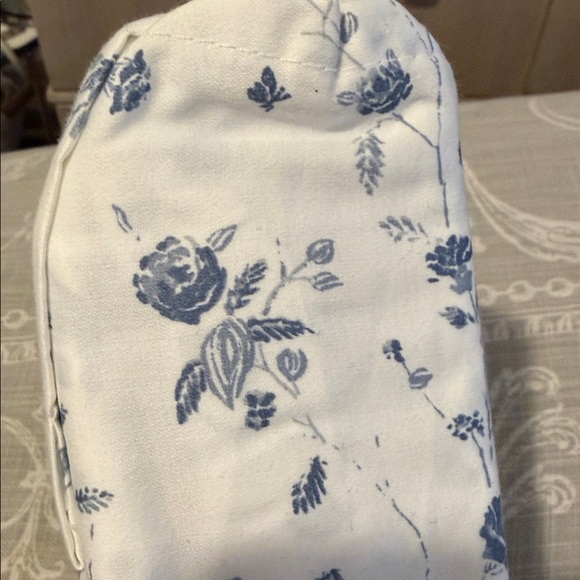 NWT - King Floral Performance Pillowcase Set - Picture 2 of 5